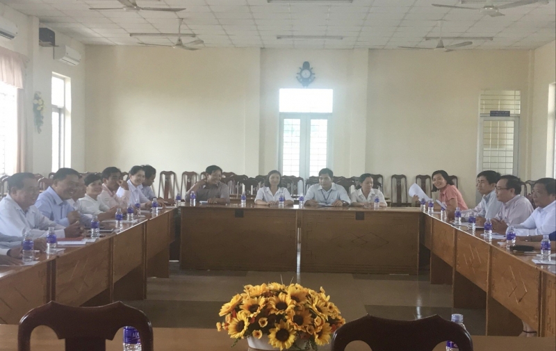 Đoàn dự và làm việc cùng với Đảng ủy, Ủy ban nhân dân xã Thanh Phú.