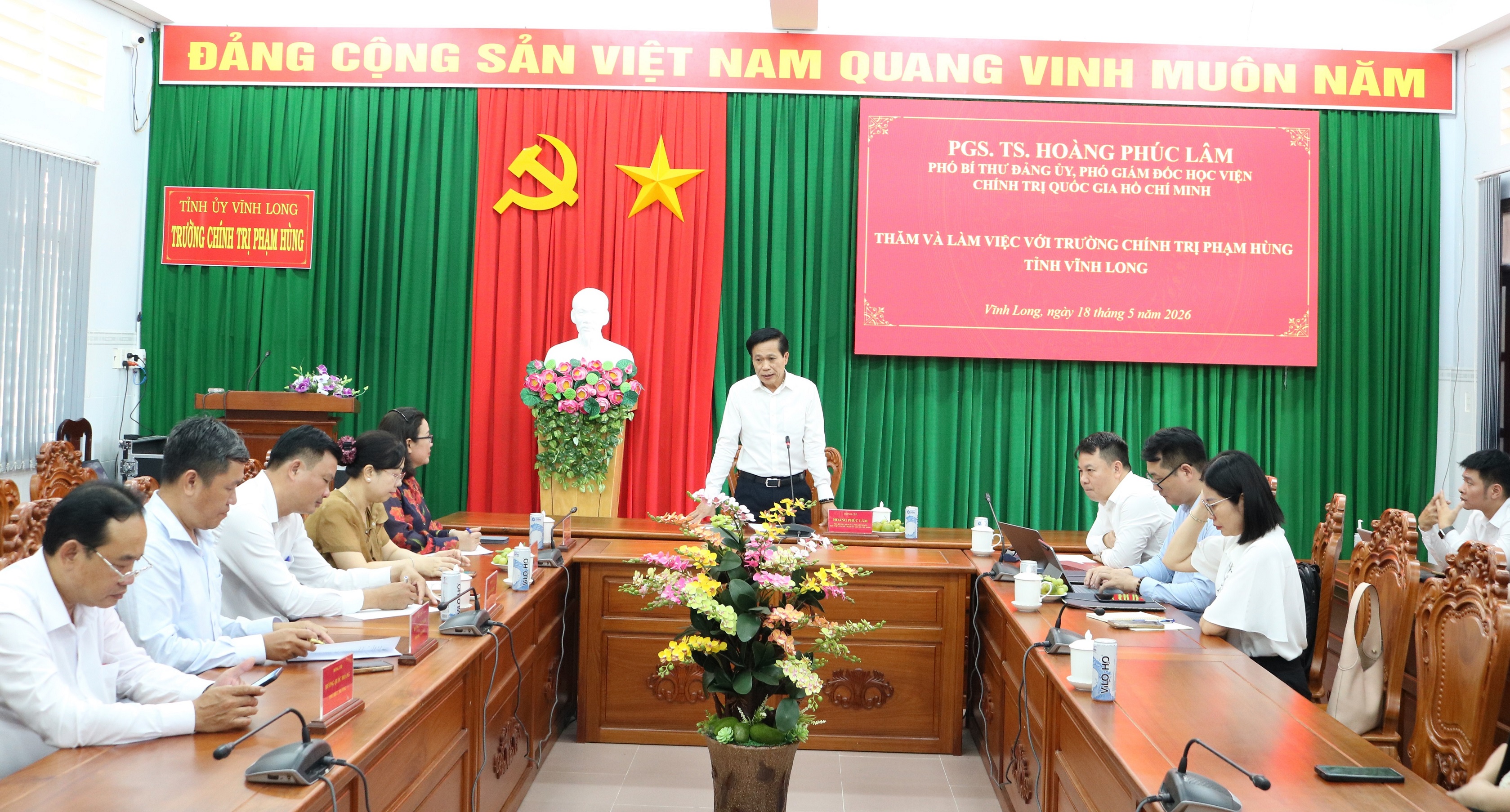 PGS.TS Hoàng Phúc Lâm phát biểu chỉ đạo tại buổi làm việc